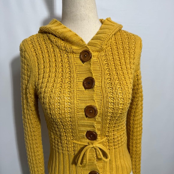 H&M • Cropped Knit Hooded Button Cardigan Yellow 34 XS ASO Luna Lovegood - Picture 6 of 9